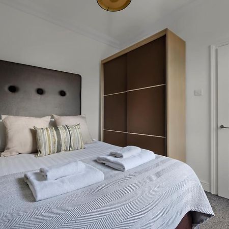 The West Kensington Apartments Londra Dış mekan fotoğraf